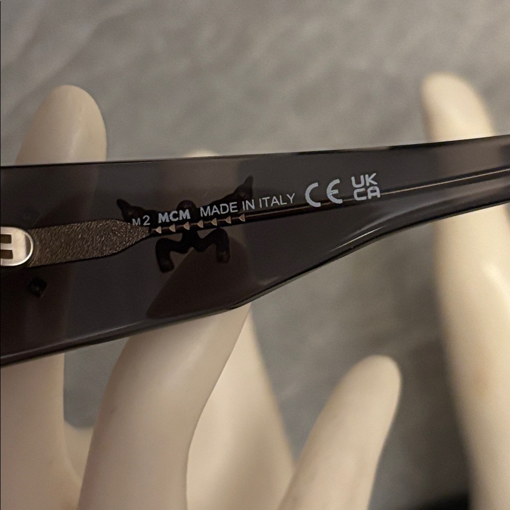 MCM MW0005 Black Oversized Butterfly Sunglasses - Made in Italy + Case NWOT - Picture 5 of 6